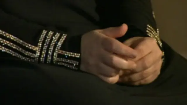 التقرير يقول إن الخوف من اغتصاب النساء دافع محفز لهروب الأسر من مناطق القتال في سوريا.