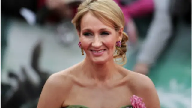 जेके रोलिंग हैरी पॉटर सिरीज़ के लिए मशहूर हैं