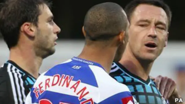 Капитан "Челси" Джон Терии и защитник "Куинз Парк Рейнджерс" Антон Фердинанд