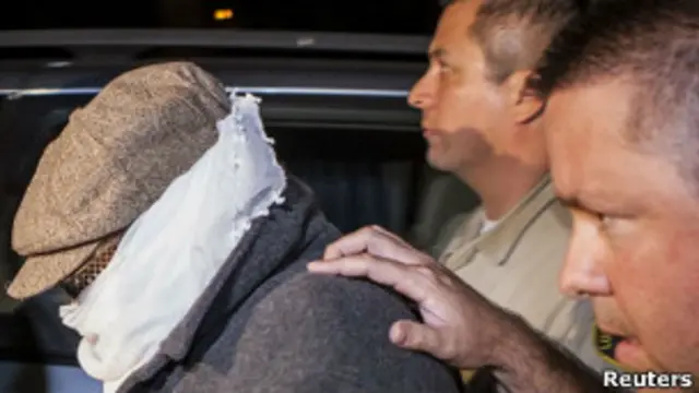 Накула Басели Накула перед допросом в полиции