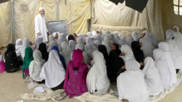 چارواکي وايي د ښوونکو يرغمل کوونکو تر اوسه له ولايتي ادارې د دغو کسانو د خوشي کېدو په بدل کې هېڅ غوښتنه نه ده کړې