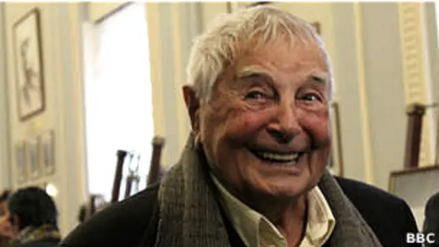 Юрий Любимов и в 95 не прекращает работать и, как сам заявил, "держит себя в форме"