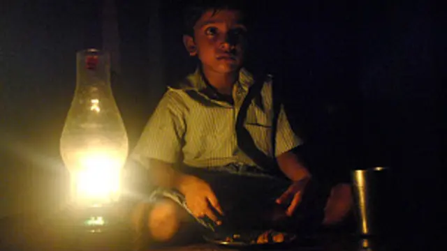 بھارت کی دیہی آبادی کو عام طور پر بجلی دستیاب نہیں ہے