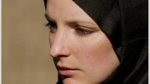 Como todos los locales, Easkey usa la burka tradicional iraní