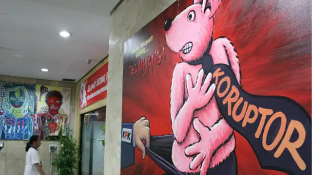 Seorang tersangka yang ditangkap KPK adalah Kejari Praya, NTB.