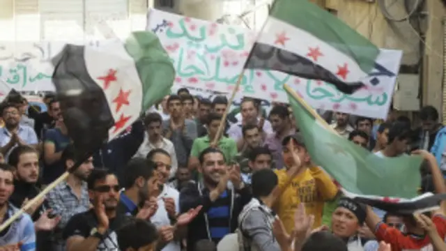 جانب من إحدى المظاهرات في العاصمة دمشق، التي تؤيد المعارضة السورية وتطالب برحيل الرئيس السوري بشار الأسد