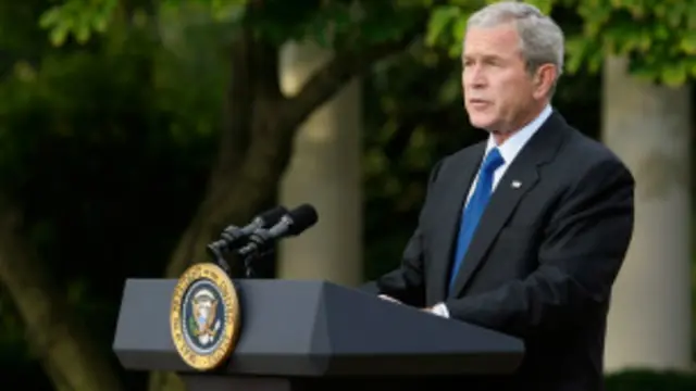 चावेज़ ने अमरीकी राष्ट्रपति पर 2001 में आतंक से आतंक का मुक़ाबला करने का आरोप लगाया था