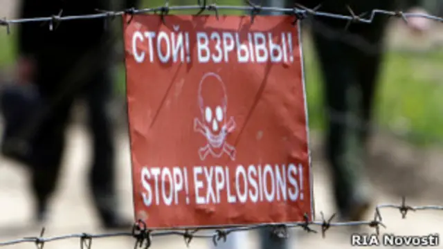 Боеприпасы взорвались при разгрузке из поезда, сообщают в МЧС