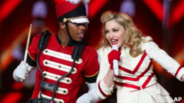 Православные активисты в Петербурге обвиняют Мадонну в пропаганде гомосексуализма