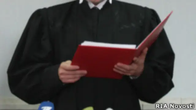 Судья в суде