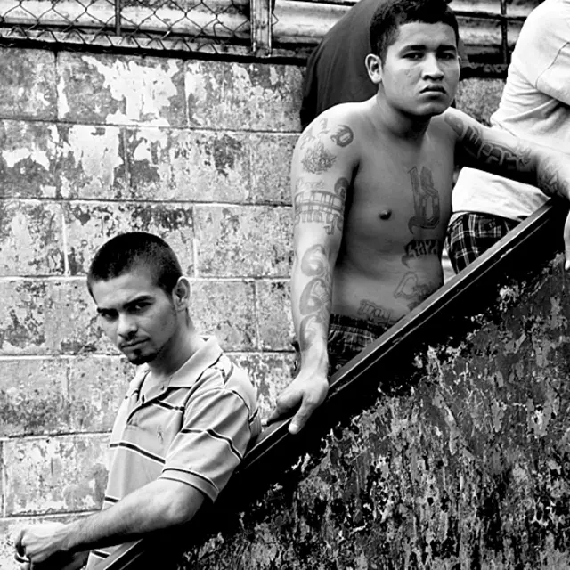 Pandilleros en la cárcel de Cojutepeque, en El Salvador. Foto: BBC - IGNACIO DE LOS REYES