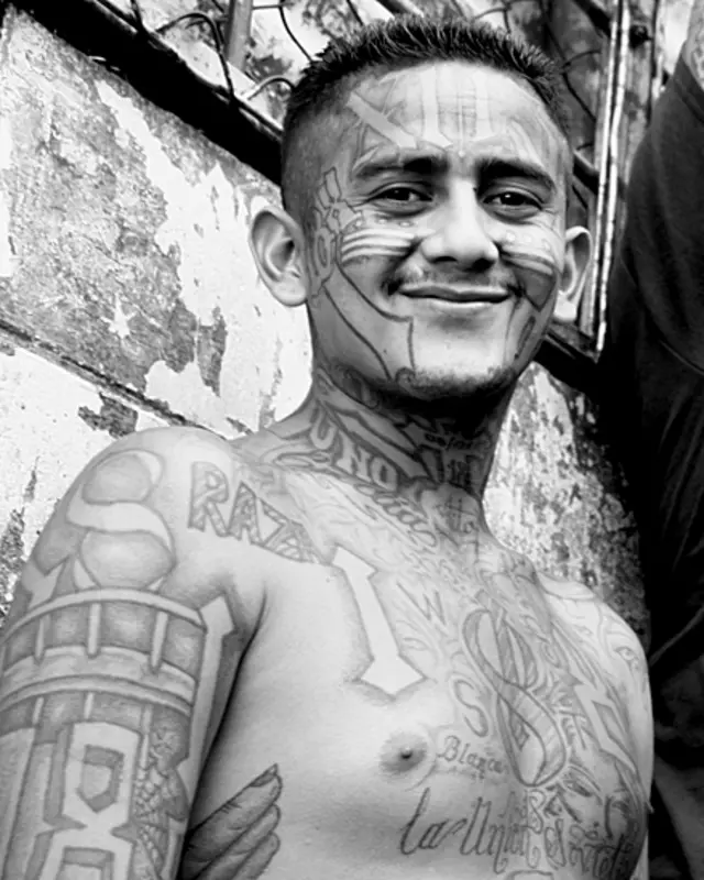 Pandilleros en la cárcel de Cojutepeque, en El Salvador. Foto: BBC - IGNACIO DE LOS REYES