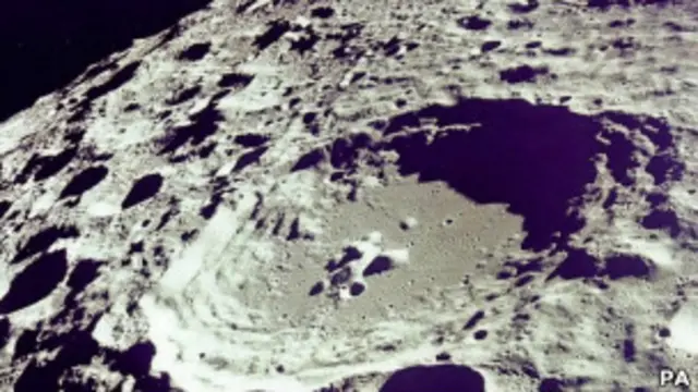 ماہرین فلکیات کے اندازے کے مطابق شہابیے کے گرنے سے چاند کی سطح پر چالیس میٹر وسیع گڑھا پڑگیا