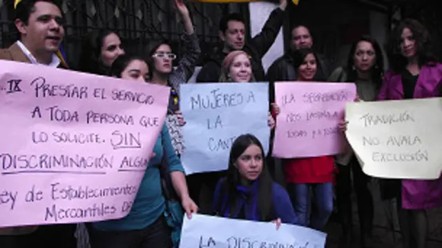 Protestas afuera de El Mirador