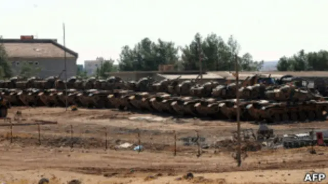 Турецкие танки на границе с Сирией