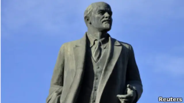 Памятник Ленину в Улан-Баторе