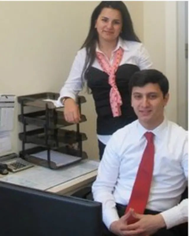 Jóvenes en el mercado laboral.