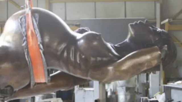 Статуя "Истина"