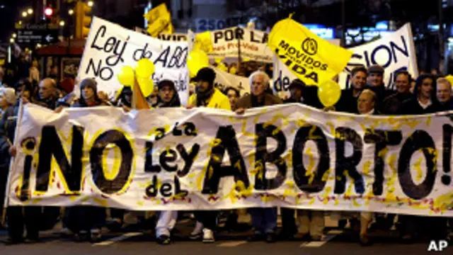 Manifestantes en contra del aborto