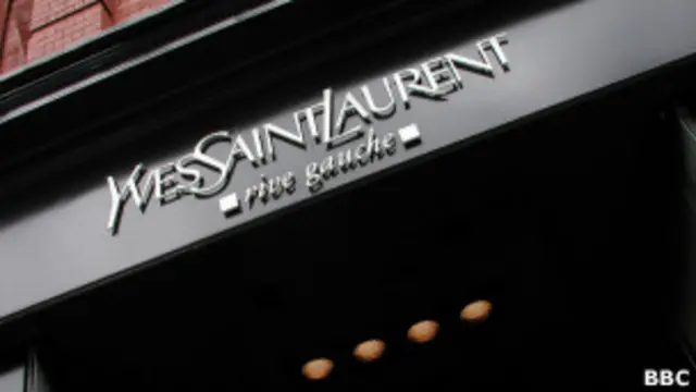 Yves Saint Laurent abandonó Argentina tras 30 años de actividad en el país.