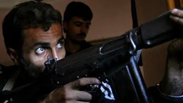 روشن نیست که چه گروه یا اشخاصی این دو اسقف را ربوده‌اند