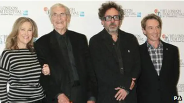 Catherine O'Hara, Martin Landau, Tim Burton y Martin Short