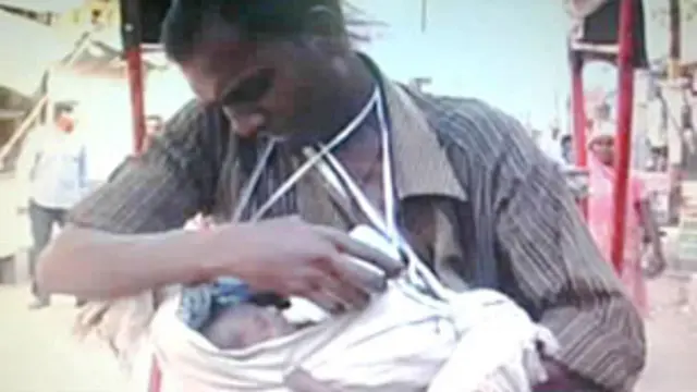 बबलू नन्हीं दामिनी के साथ