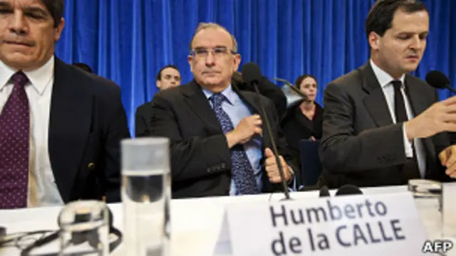 هومبيرتو دي لا كاليه: أعمال العنف لن تجبر الحكومة على التوصل لاتفاق لوقف ثنائي لإطلاق النار.