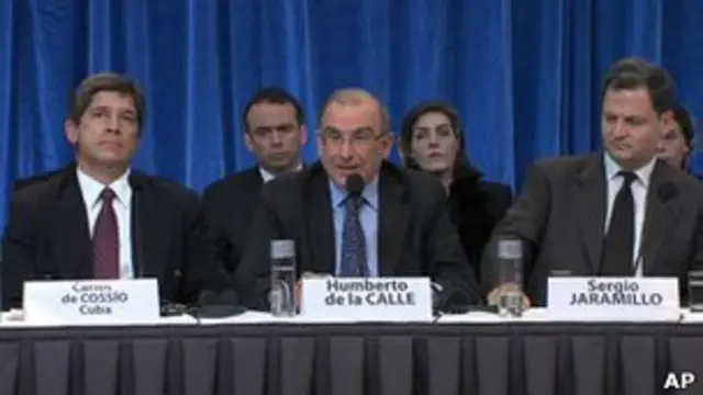 За столом предварительных переговоров