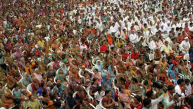 भारतीय चुनाव में नेता रैलियों में भाषण देकर समर्थन जुटाते हैं