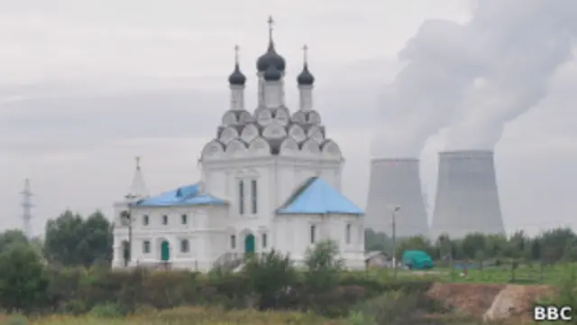 Церковь в России и дымящиеся трубы