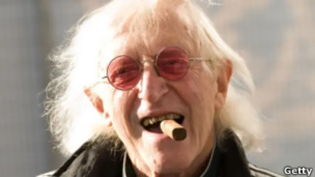 Jimmy Savile, el famoso presentador de la BBC en el centro del escándalo