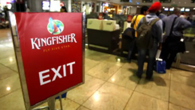 फिलहाल किंगफिशर एयरलाइन्स के किसी जहाज़ को उड़ान भरने की अनुमति नहीं है.