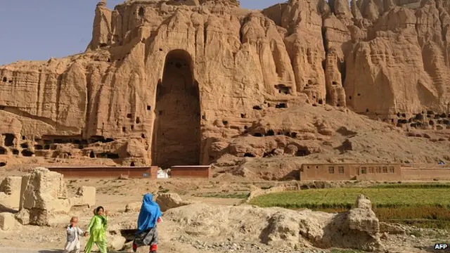 زکیه و محمد علی ماه‌ها در مناطق مختلف بامیان و حتی در میان کوه‌های این ولایت فراری بودند