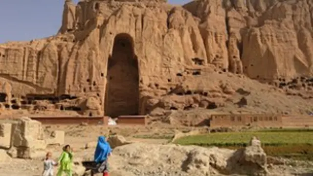 طالبانو په ۲۰۰۱ کال کې هغه مجسمې چې تر ۲۵۰۰ کلونو یې اوږد عمر درلود ونړولې