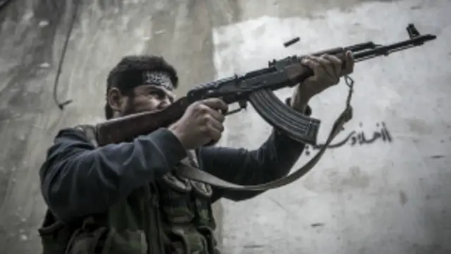 اعلن هيغ عن حزمة من المساعدات اللوجيستية والانسانية تقدر بـ 13 مليون جنيه استرليني