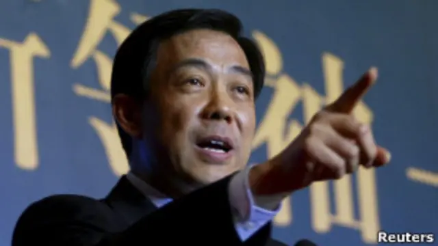 Бо Силай на ежегодной встрече предпринимателей в 2003 году