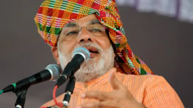 नरेंद्र मोदी ने प्रधानमंत्री को कहा 'मौन' मोहन सिंह