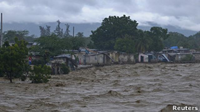 Ribera desbordada en Puerto Príncipe