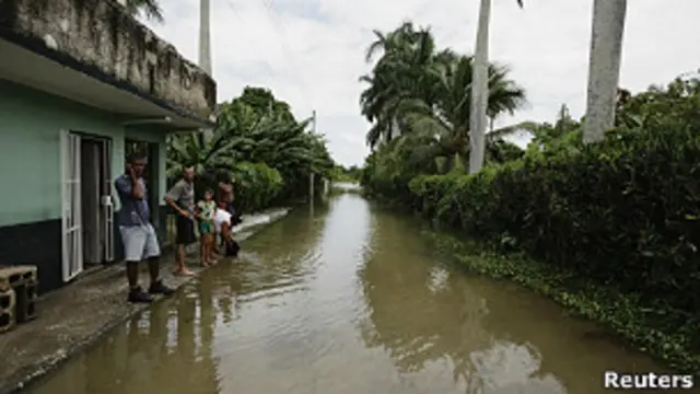 Calle inundada en Sagua la Grande