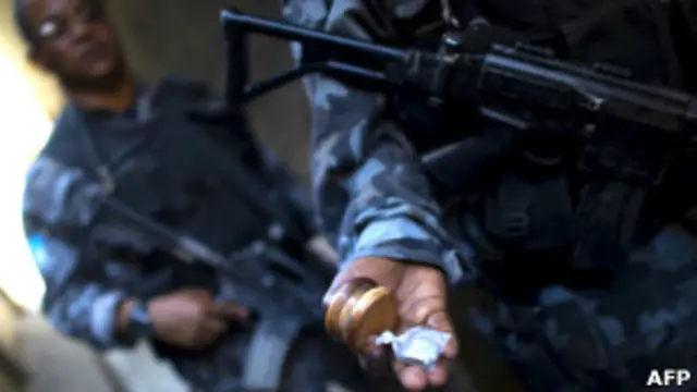 Найденные полицейской собакой наркотики