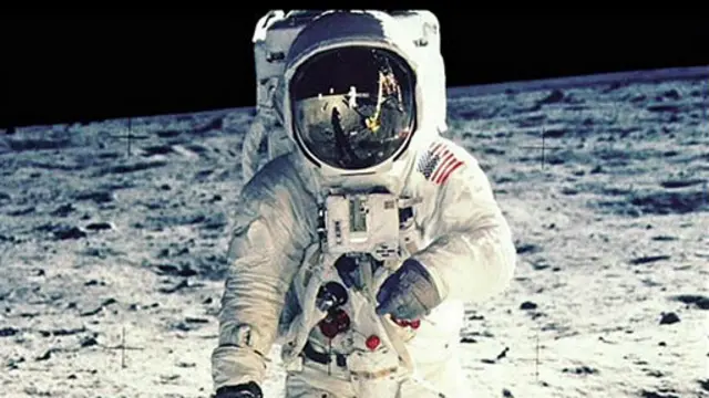 Foto de Neil Armstrong en la luna