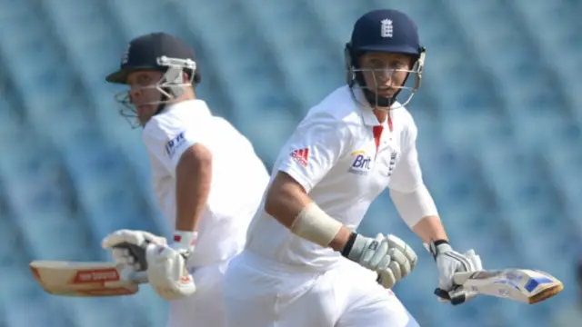 मुंबई में भारतीय 'ए' टीम के खिलाफ इंग्लैंड