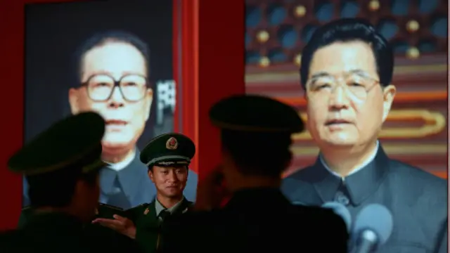 到了胡錦濤時代我們就很懷念江時代。這可能是執政黨在現實中出現的一些問題，引發了一些民間的情緒。