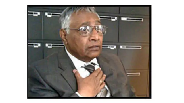 'ශ්‍රී ලංකාව තුළ යුක්තිය පසිඳලීම පිළිබඳ ව තමා තුළ කිසිදු විශ්වාසයක් නොමැති හෙයින්' තම පුත්‍රයා පිළිබඳව අන්තර් ජාතික පරීක්ෂණයක් ලබා දෙන මෙන් වෛද්‍ය මනෝහරන් ඉල්ලීමක් කළේය.