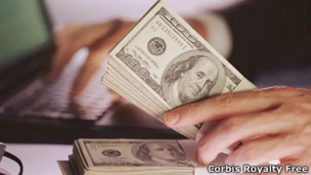 Фақат Ўзбекистонда мавжуд "қора бозор"да валюта нархи ўзгаришининг ўзининг сабаблари бор.