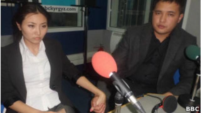 Назира Айтбекова, ведущая одного из реалити-шоу на киргизском национальном телевидении, с супругом