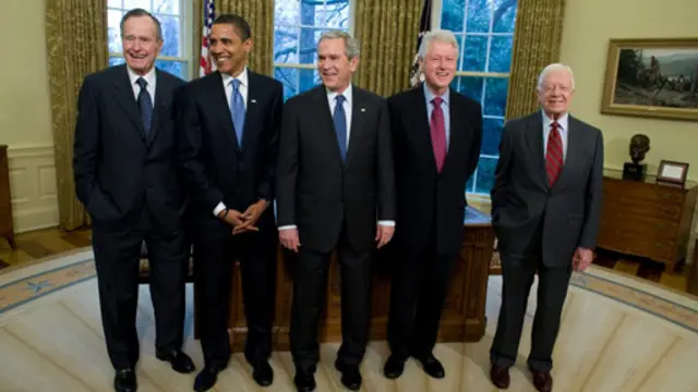 Ông Jimmy Carter (ngoài cùng, phải) từng bị dịch sai bét trong chuyến công du tới Ba Lan hồi 1977