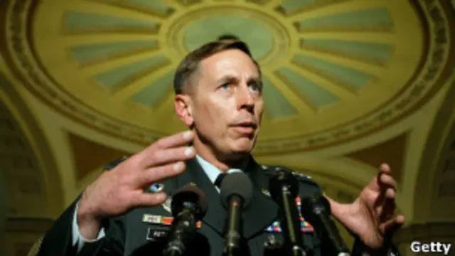 Дэвид Петреус