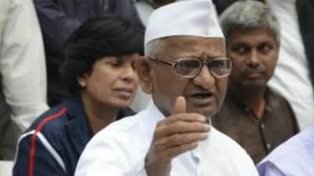 शरद पवार पर हमाल करने वाले के प्रति अन्ना ने दिखाई नरमी.